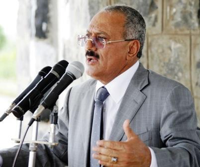 رئيس الجمهورية يلقي محاضرته لدى زيارته معسكر خالد بن الوليد أمس